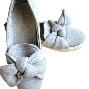Nine West Bow Platform Sneakers in Grey Size 6.5